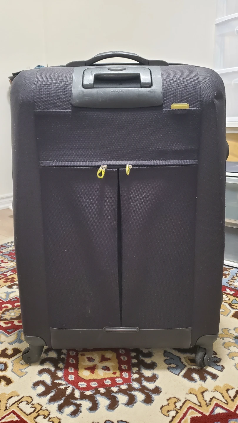 Samsonite Black Spinner Suitcase