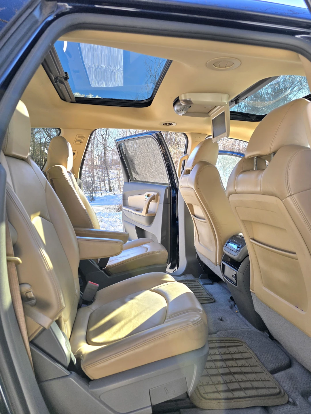2011 CHEVROLET TRAVERSE - photo 4