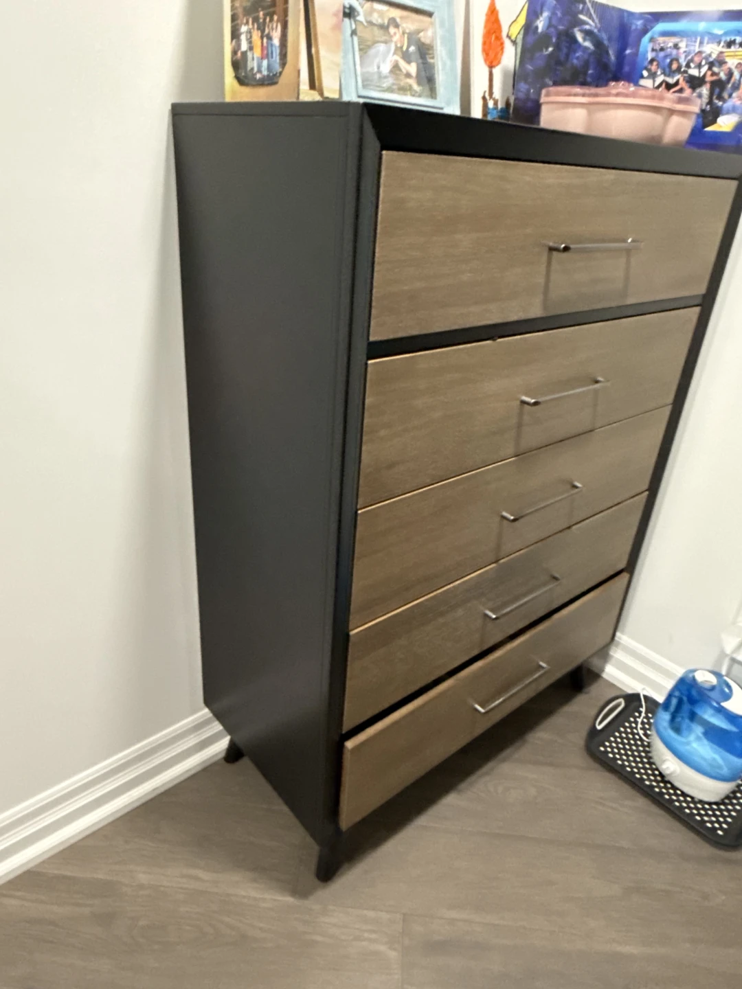 Wooden Dresser with 5 Drawers