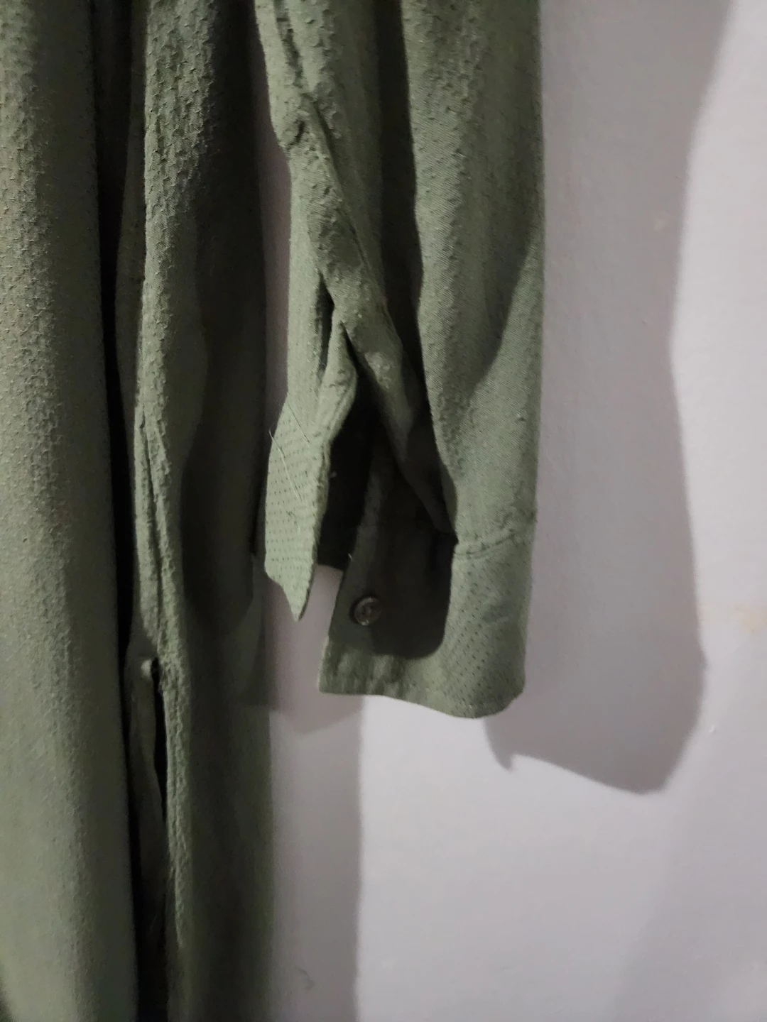 ASOS DESIGN Textured Oversized Midi Shirt Dress Khaki Green - photo 4