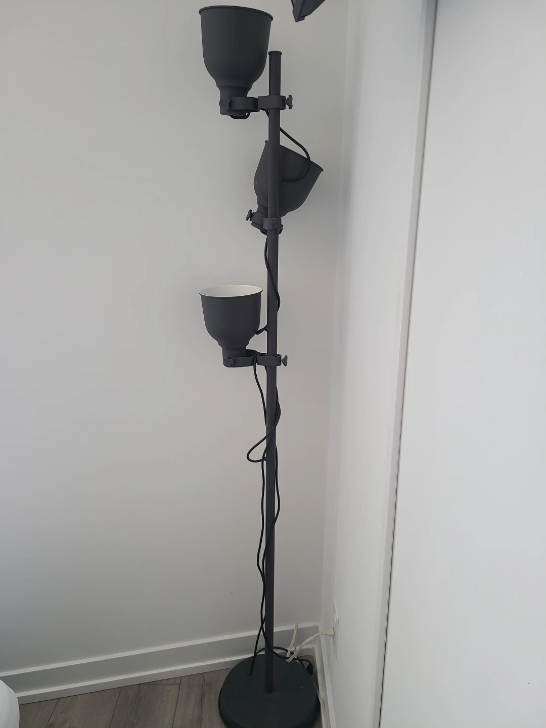 Adjustable 3-Light Floor Lamp - photo 3