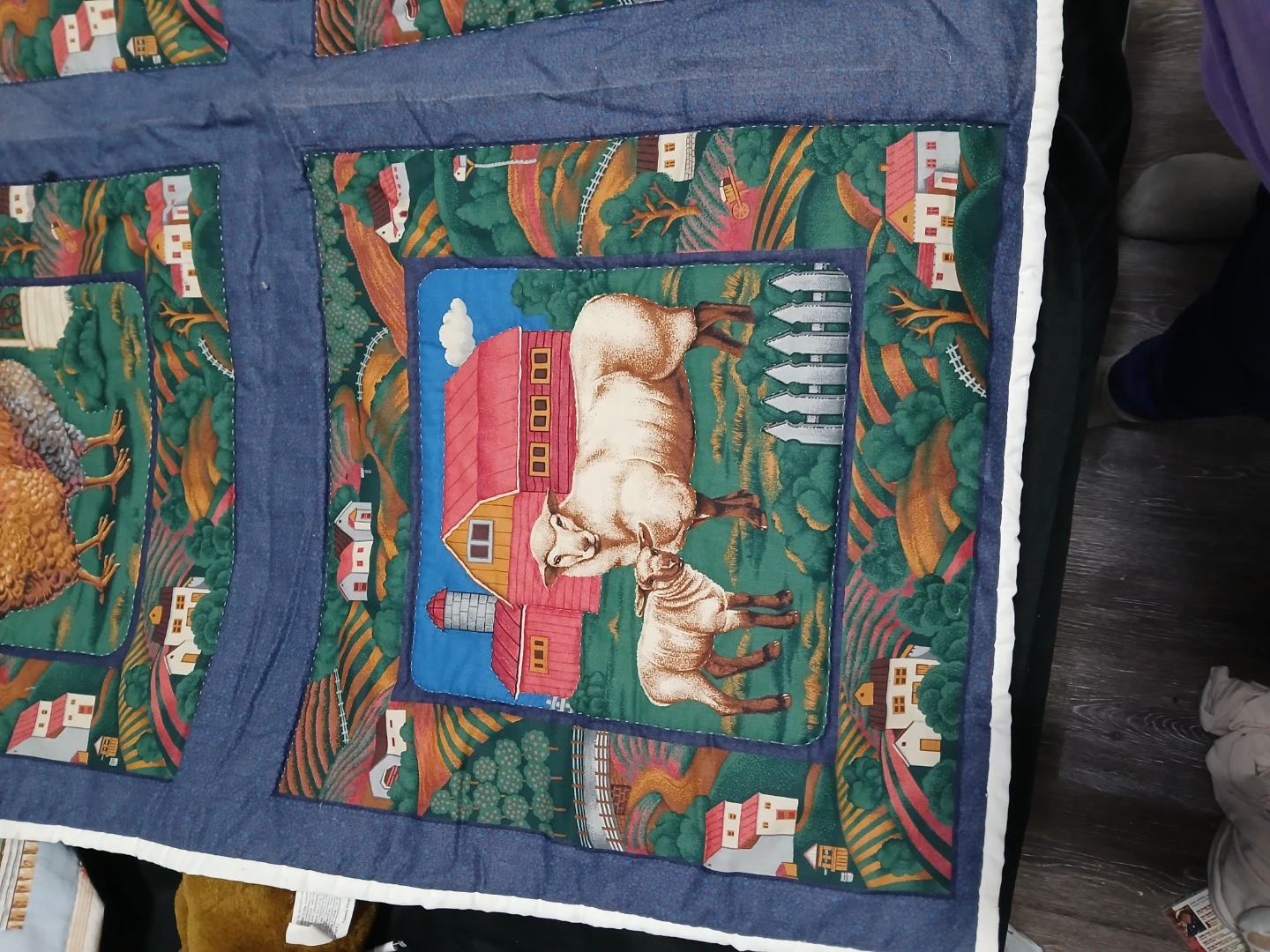Farm Scene Quilt - Chickens and Sheep - photo 2