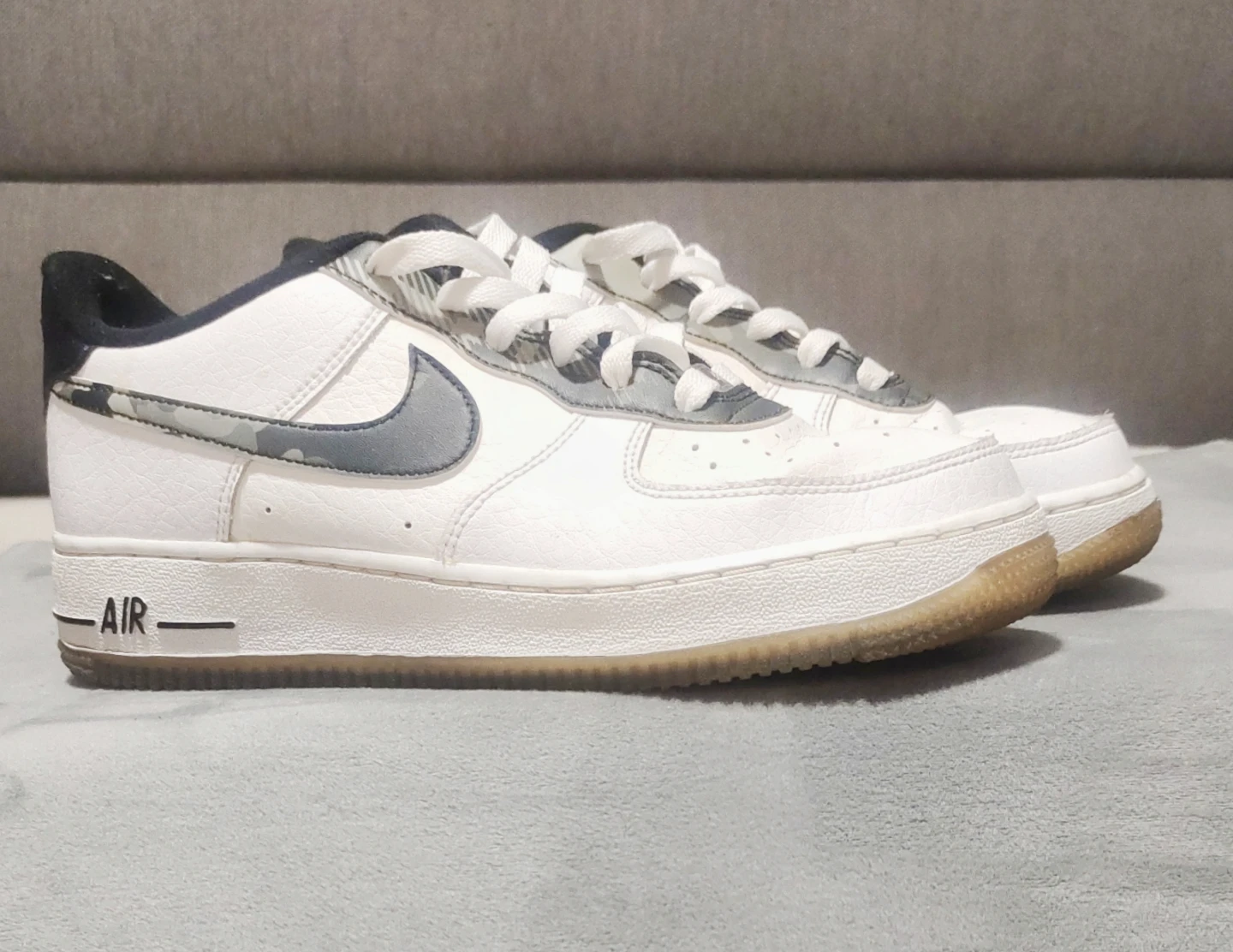 Nike Air Force 1 Youth Sneakers White/Grey Size 6.5Y