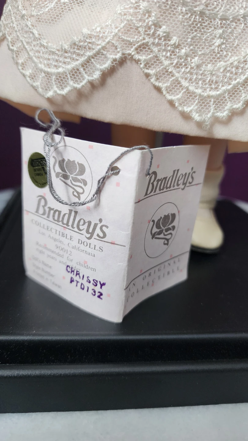 Bradley's Collectible Doll - Chrissy - photo 3