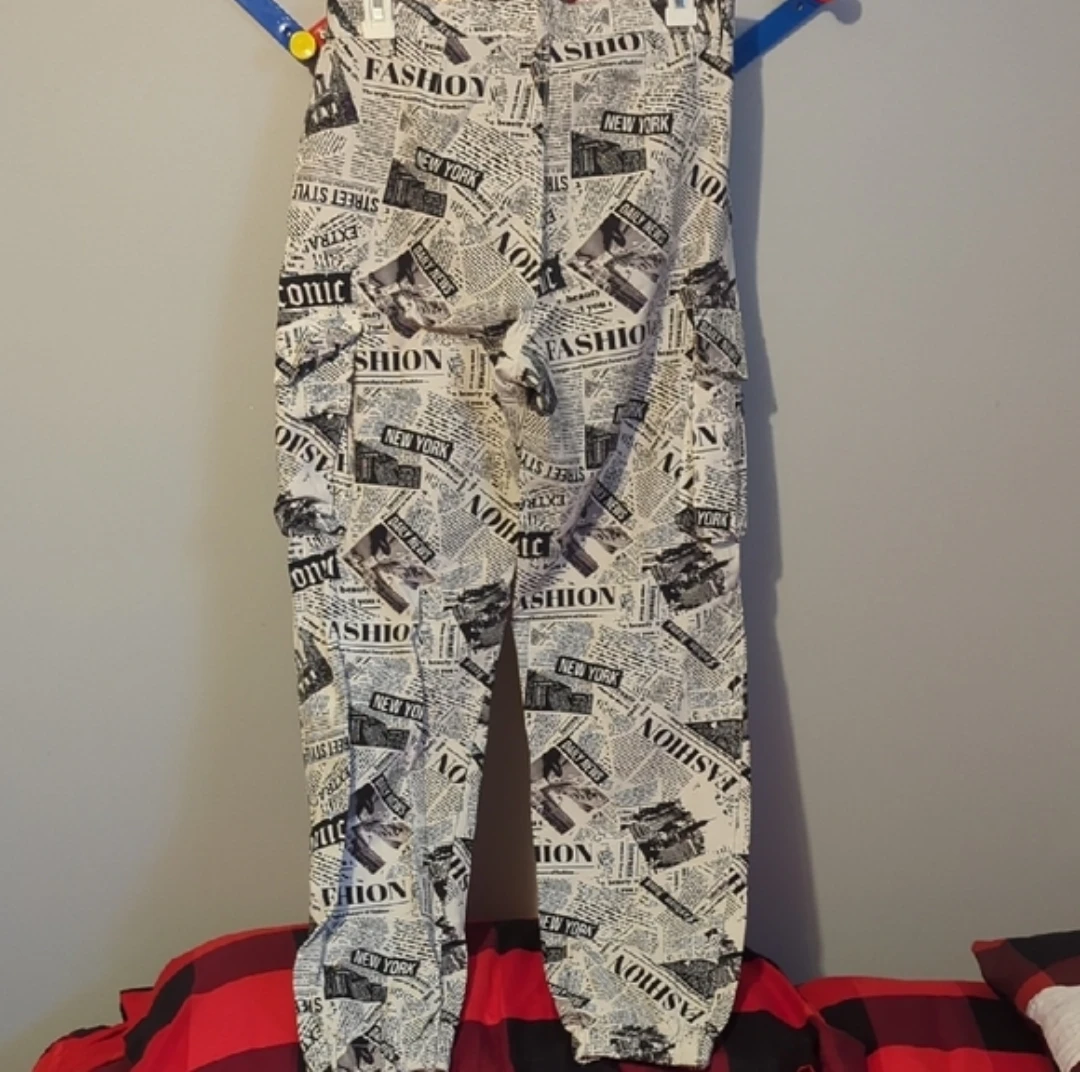 Newsprint Fashion Pants - photo 4