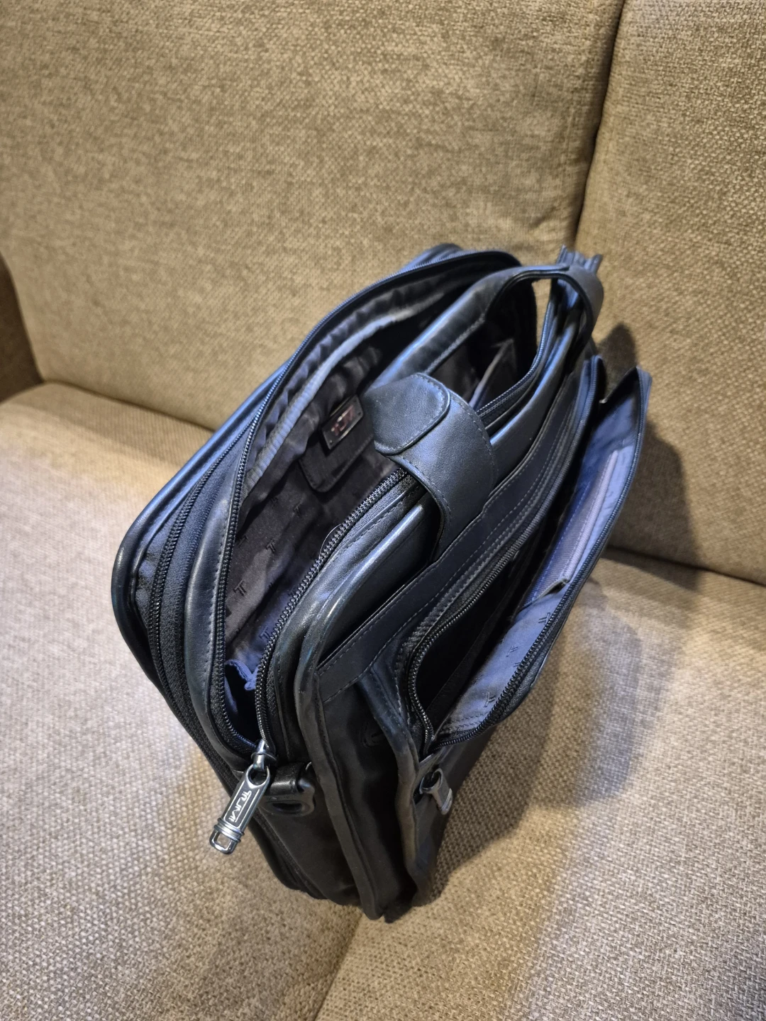 TUMI Nappa leather  Compact laptop briefcase 96121D4 - photo 5