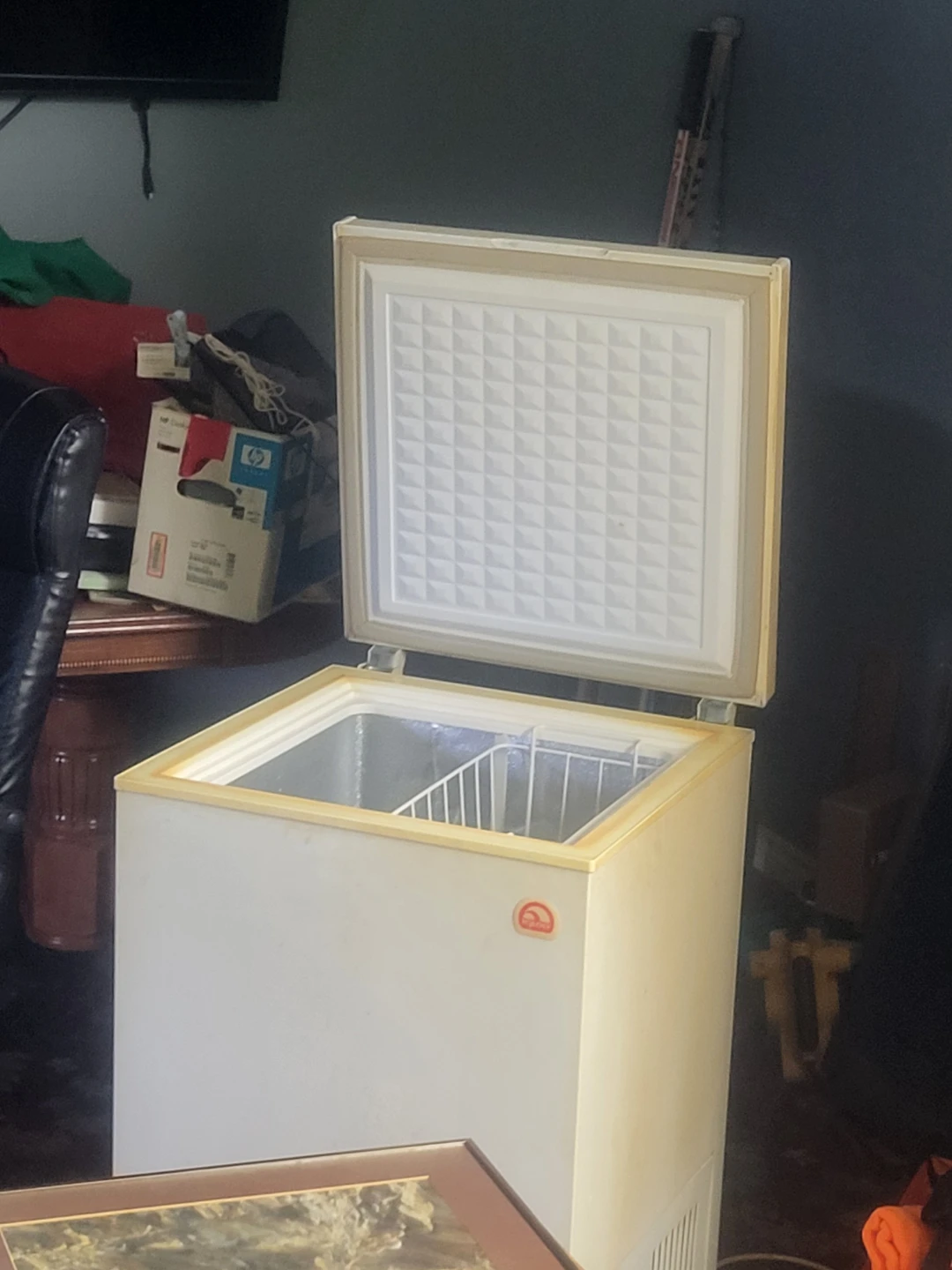 Igloo Chest Freezer with Basket - photo 2