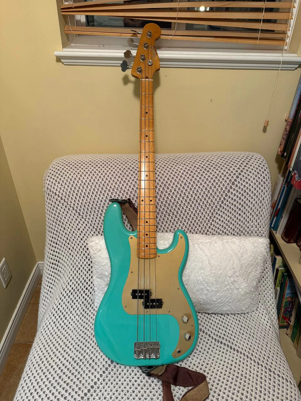 Fender Vintera 50s Precision Bass Guitar - Turquoise