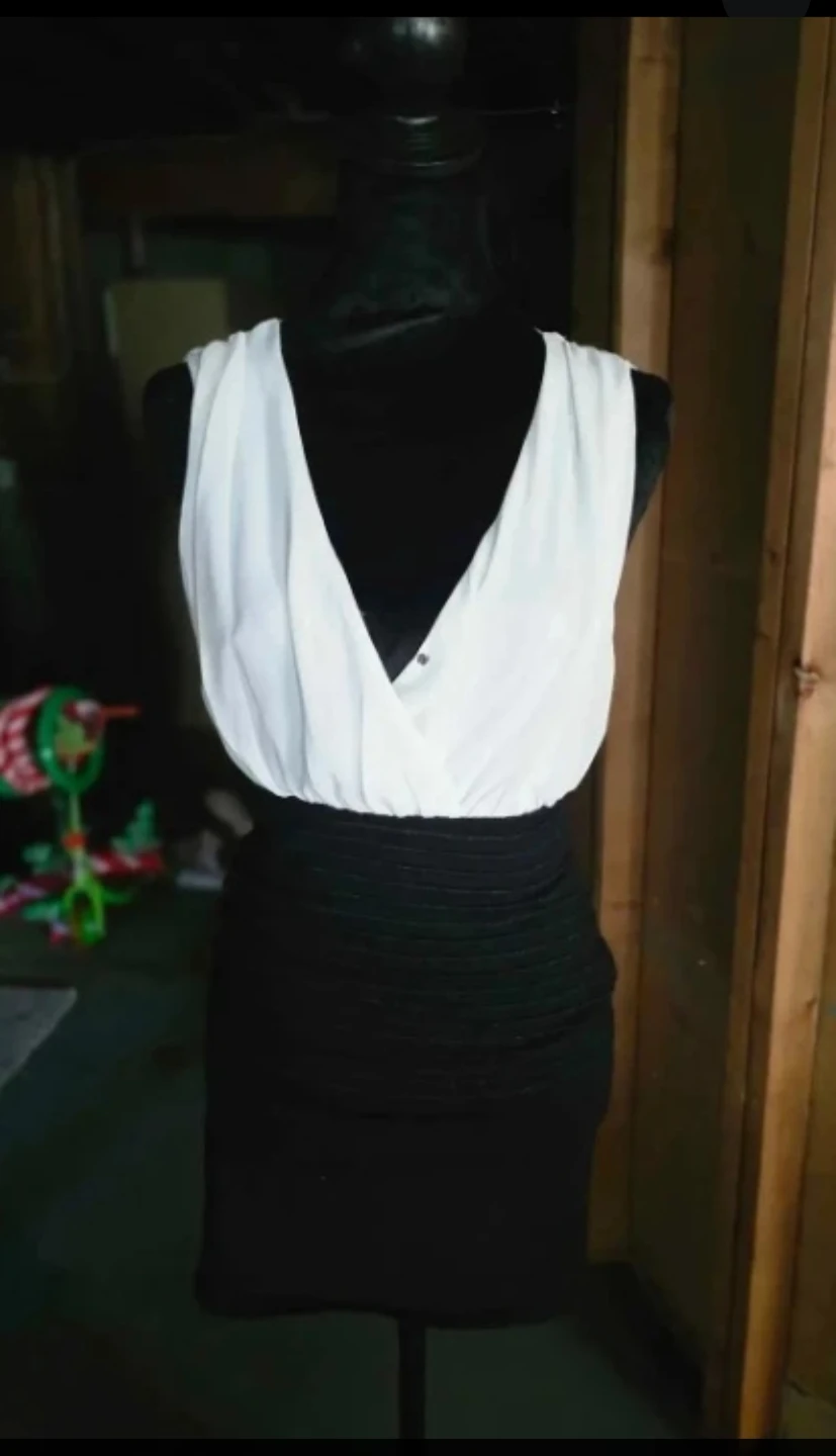 Women's White & Black Cap Sleeve Dress