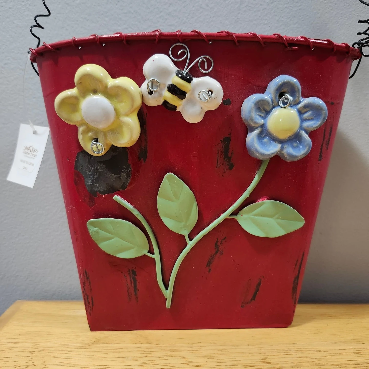 🏆Decor Metal Container with Ceramic Flowers & Butterfly.  🌸🦋