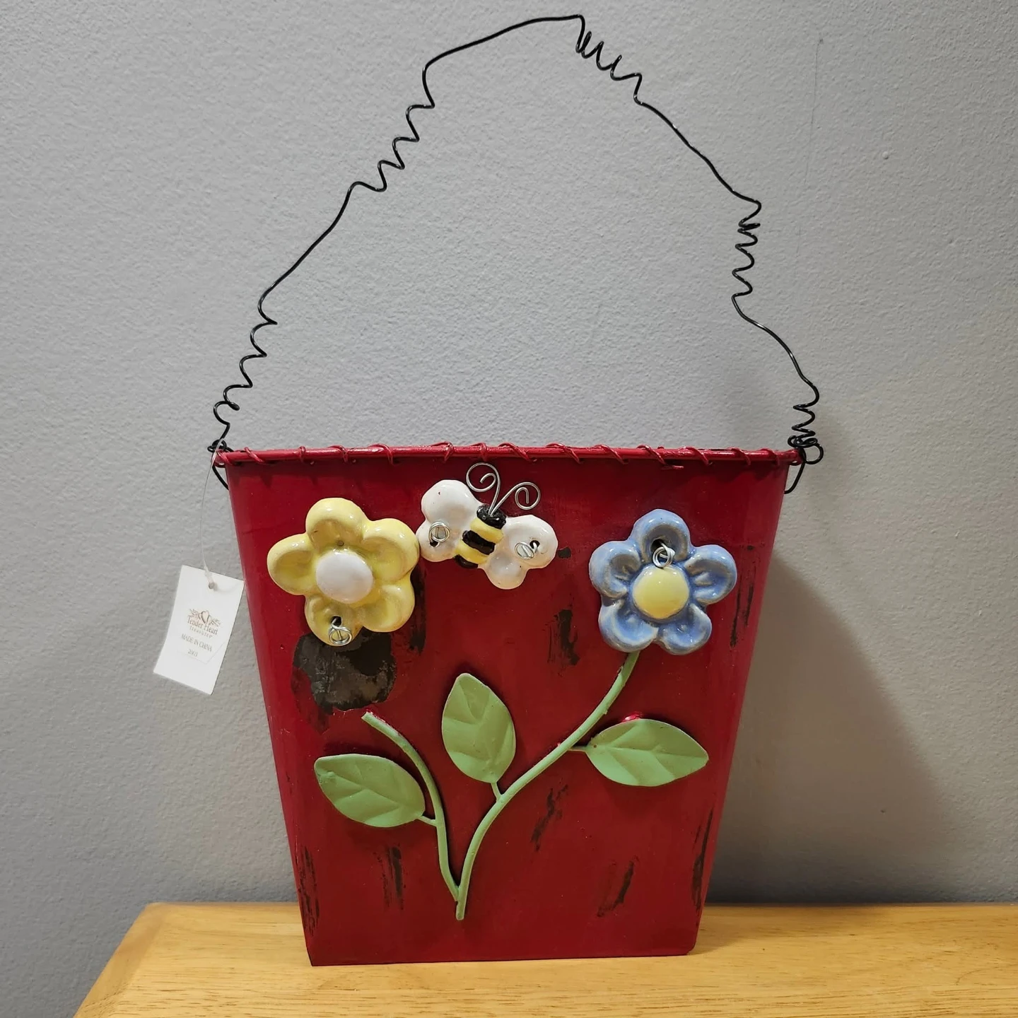🏆Decor Metal Container with Ceramic Flowers & Butterfly.  🌸🦋 - photo 2