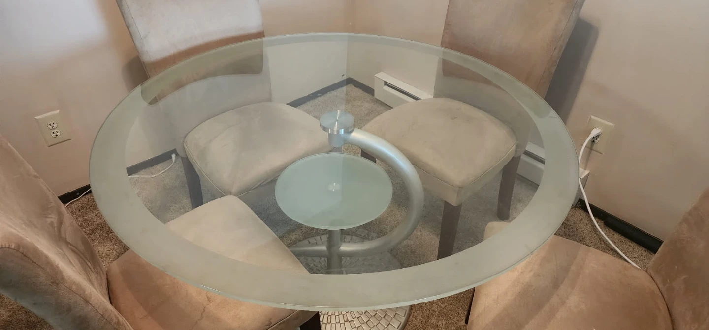 Glass Dining Table  (chairs r free if wanted) - photo 3