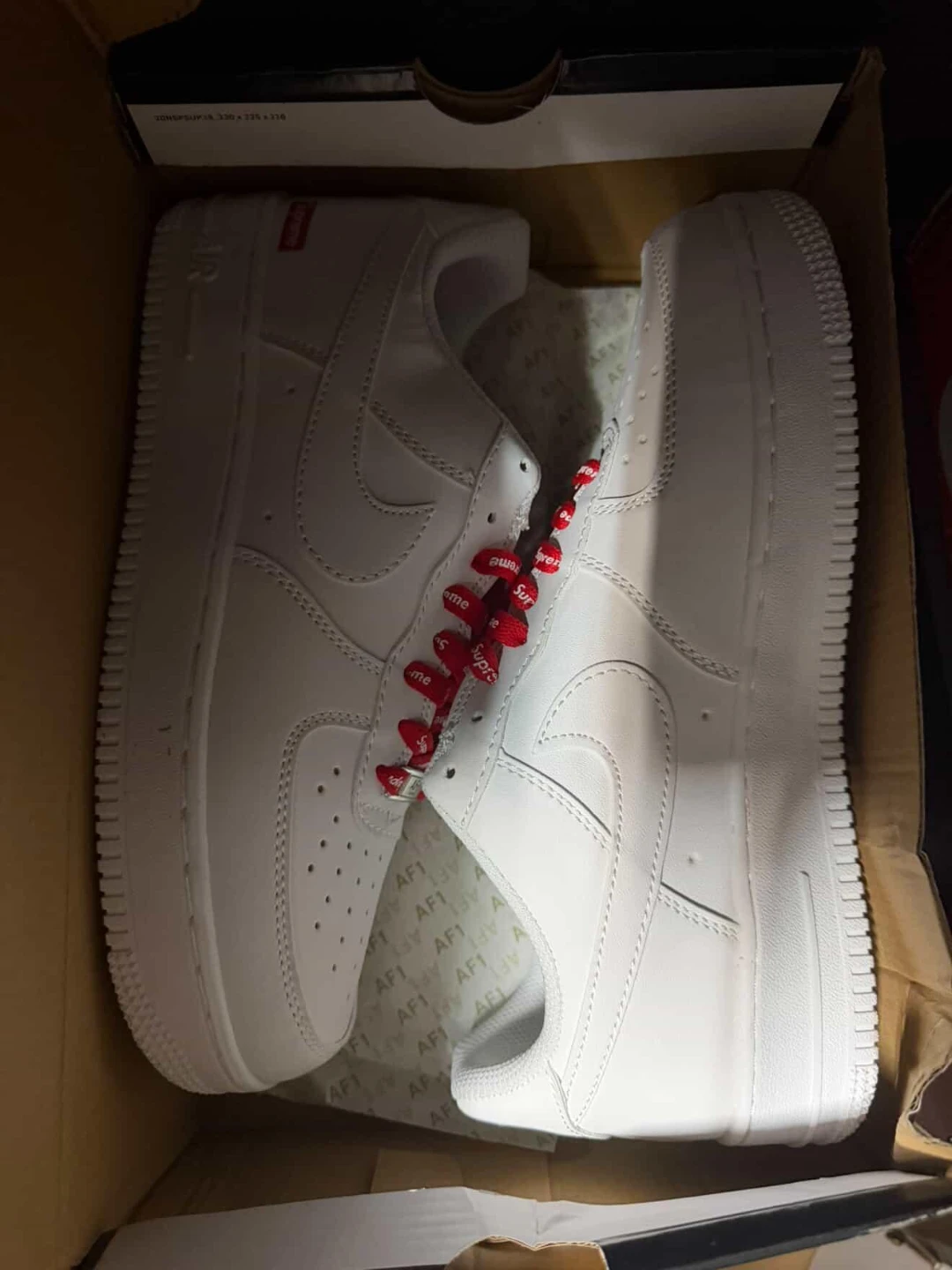 Nike Air Force 1 Low Supreme White