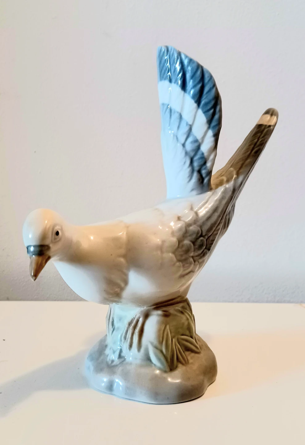 Vtg Handcrafted Miquel Requena porcelain Dove Figurine - photo 2