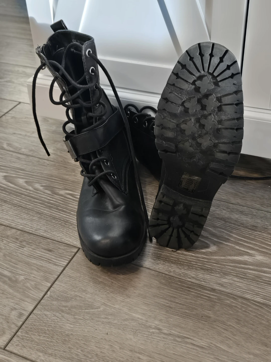 Black Lace-Up Buckle Combat Boots - photo 2