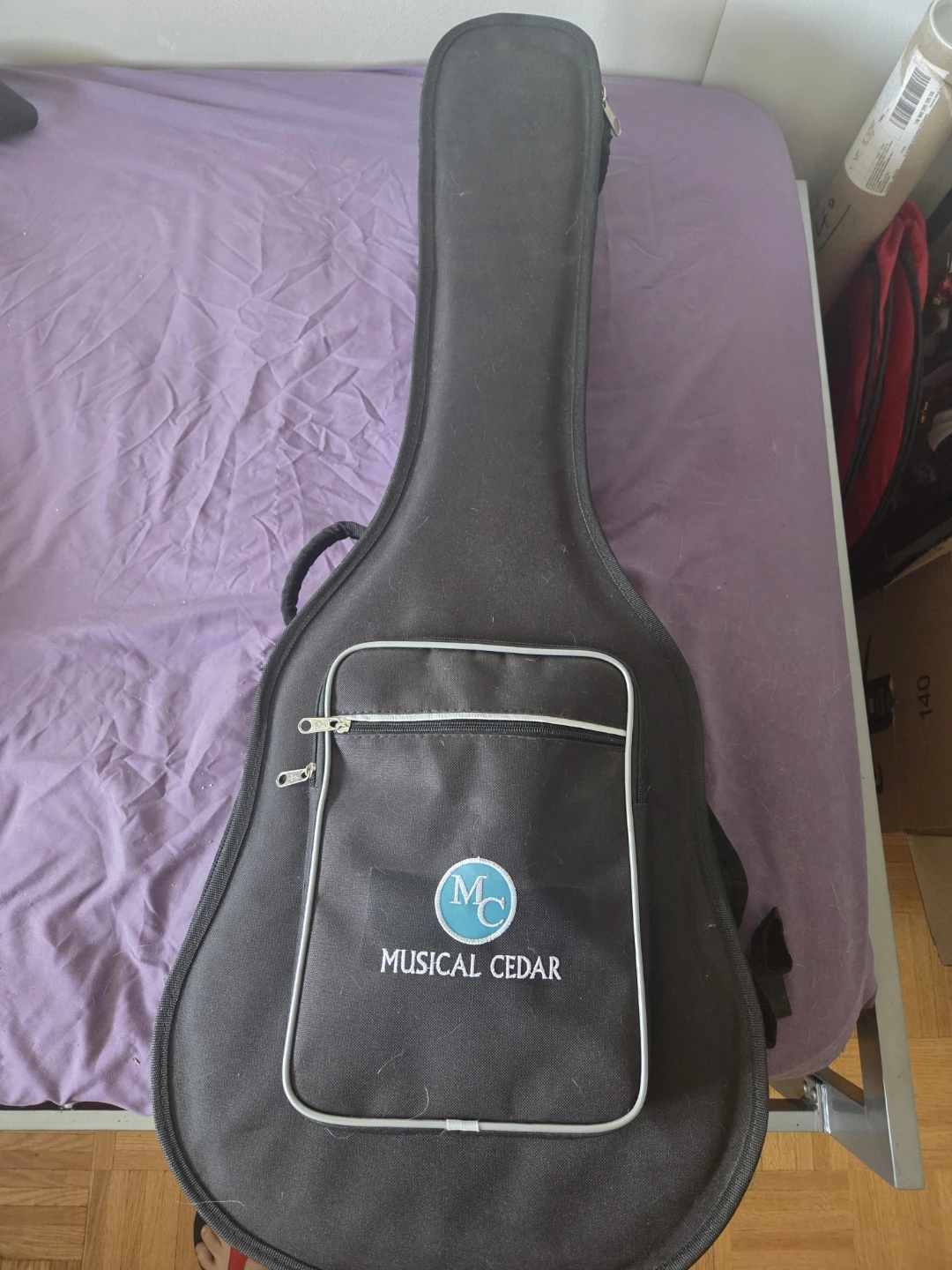 La Clásica Acoustic Guitar with Gig Bag