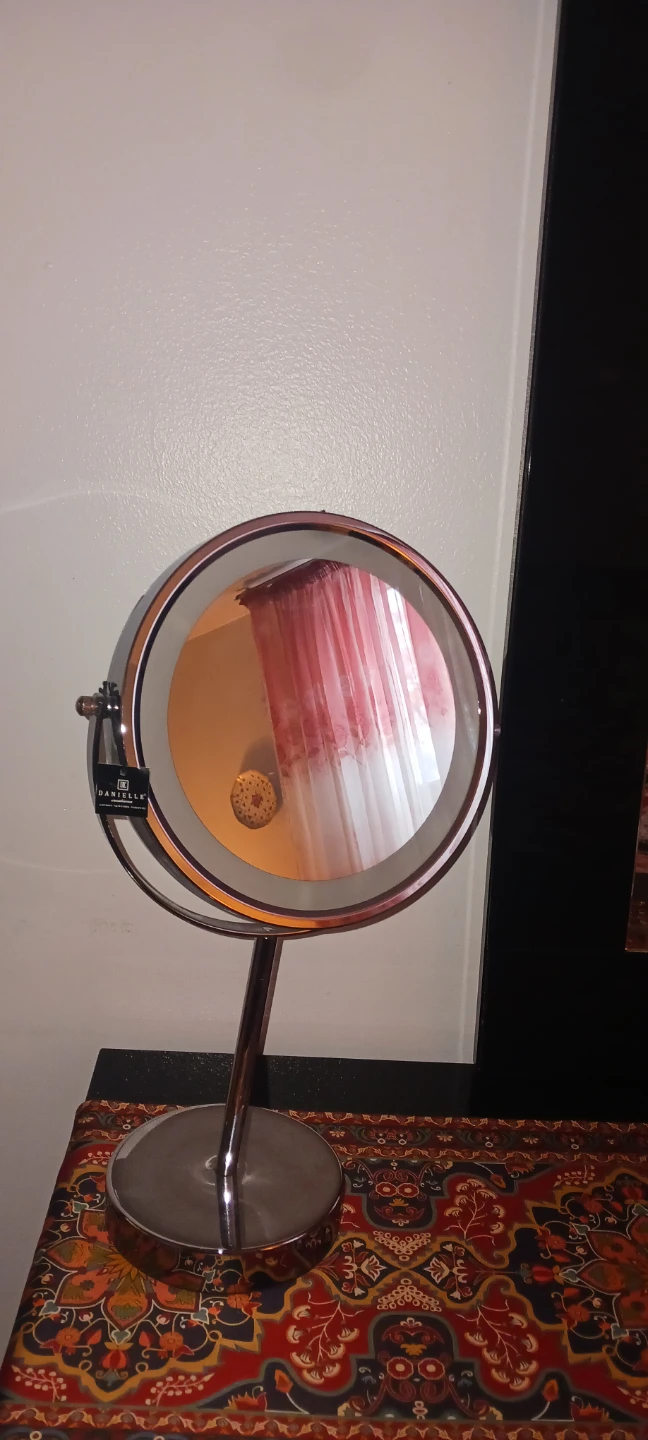 Danielle Creations Lighted Makeup Mirror $15 - photo 5