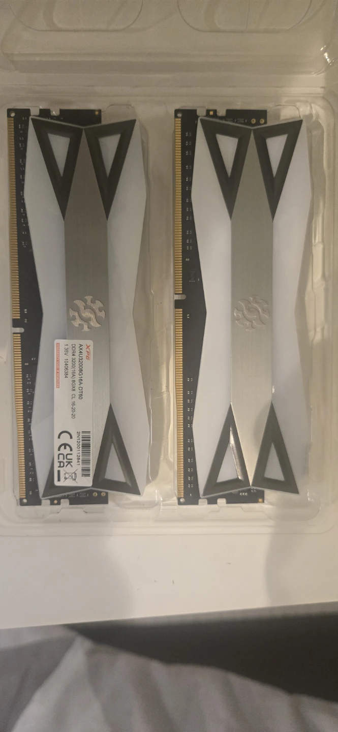 XPG AX4U32008G16A-DT60 DDR4 RAM
