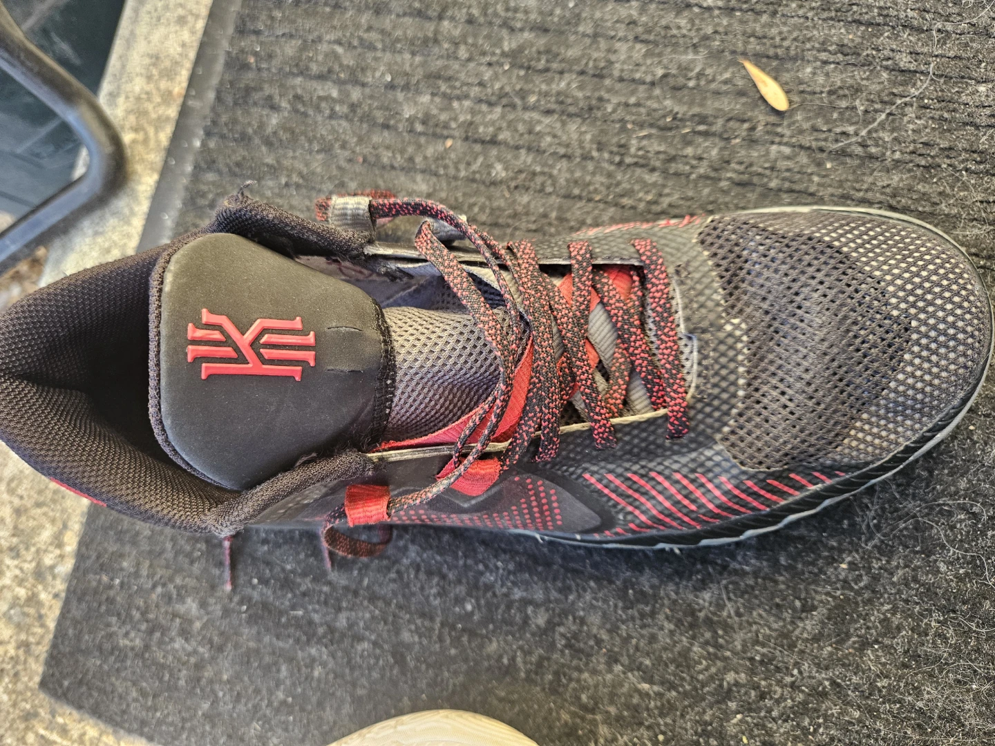 Nike Kyrie flytrap 5s university reds - photo 3