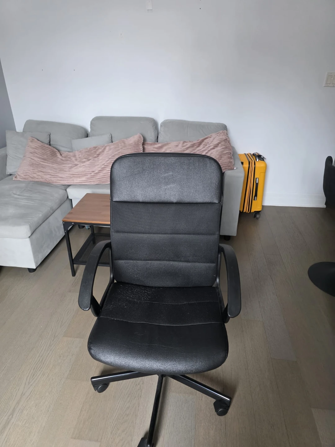 Black Office Chair - photo 2