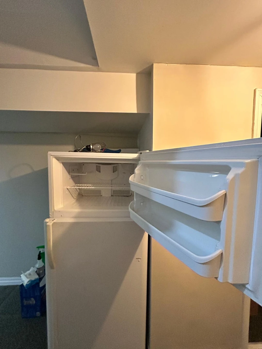 White Top-Freezer Refrigerator Kenmore - photo 3