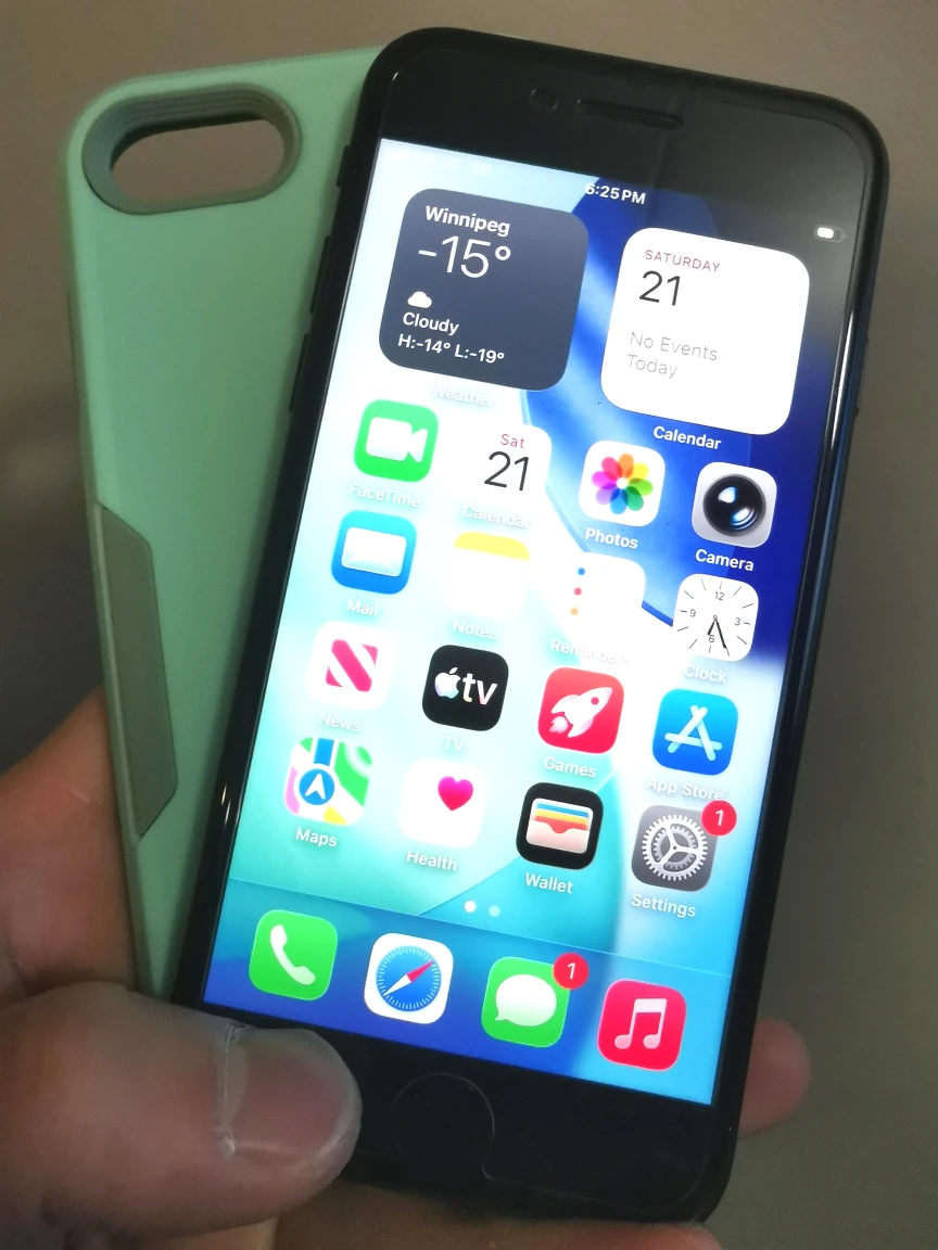 iPhone SE 2022 5G 128G midnight 98% battery health - photo 2