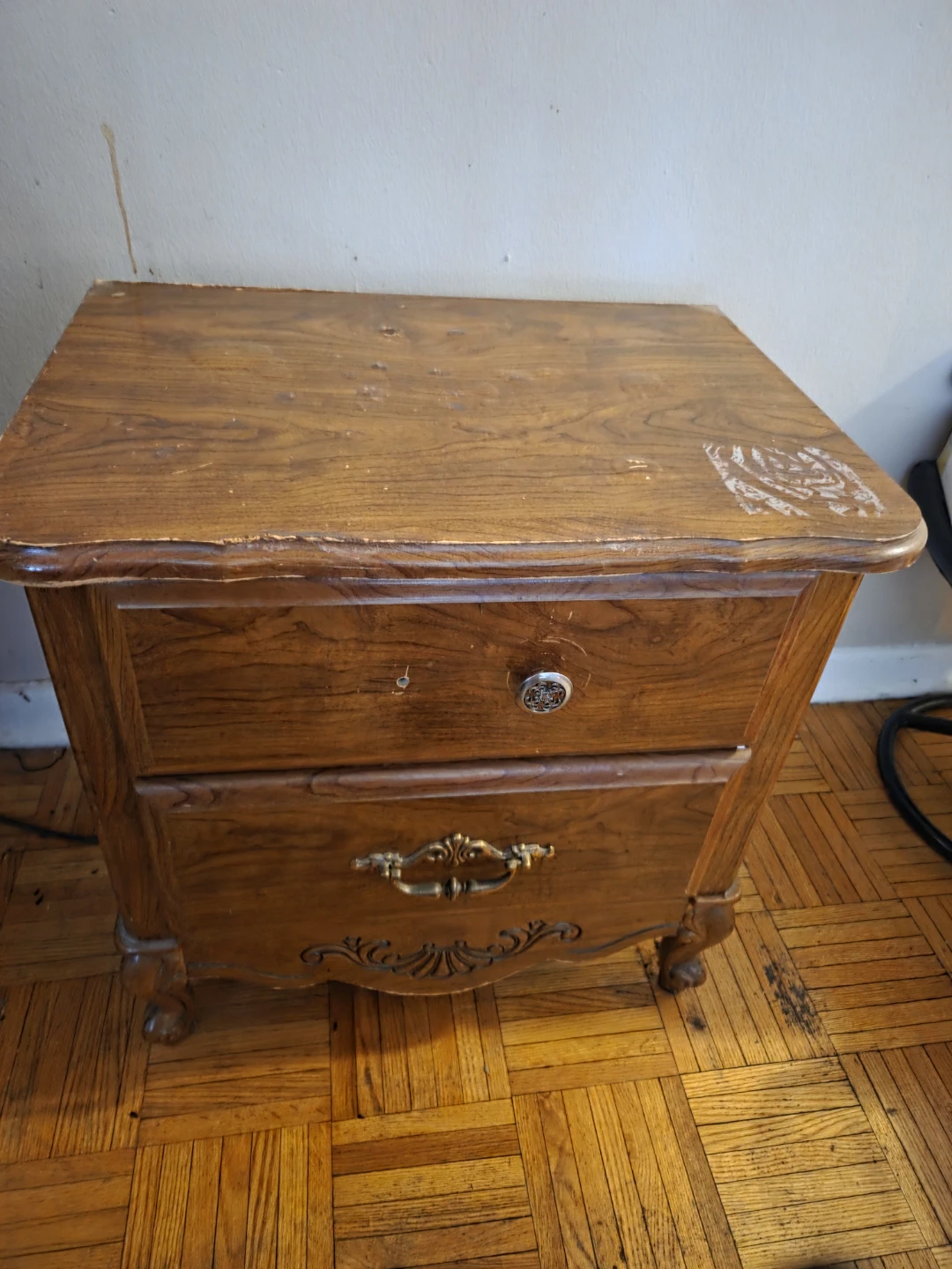 #🤎Free Vintage Wooden Nightstand with Drawer