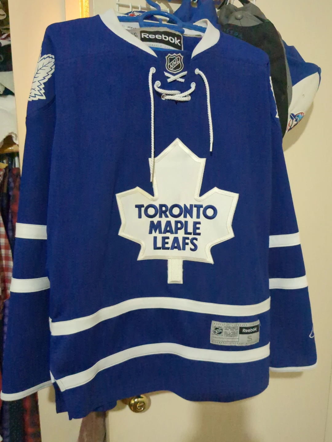 Reebok Toronto Maple Leafs Hockey Jersey