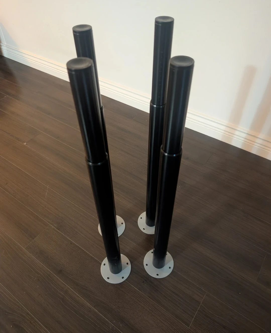 IKEA Set of 4 Black Table Legs 🥕