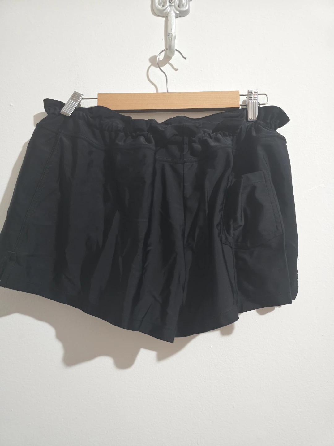 Merona Women's Black Ruffle Waist Shorts XL