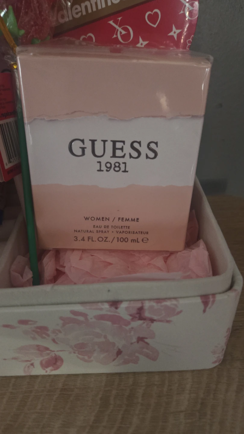 Guess Perfume Valentines Day Basket - photo 5