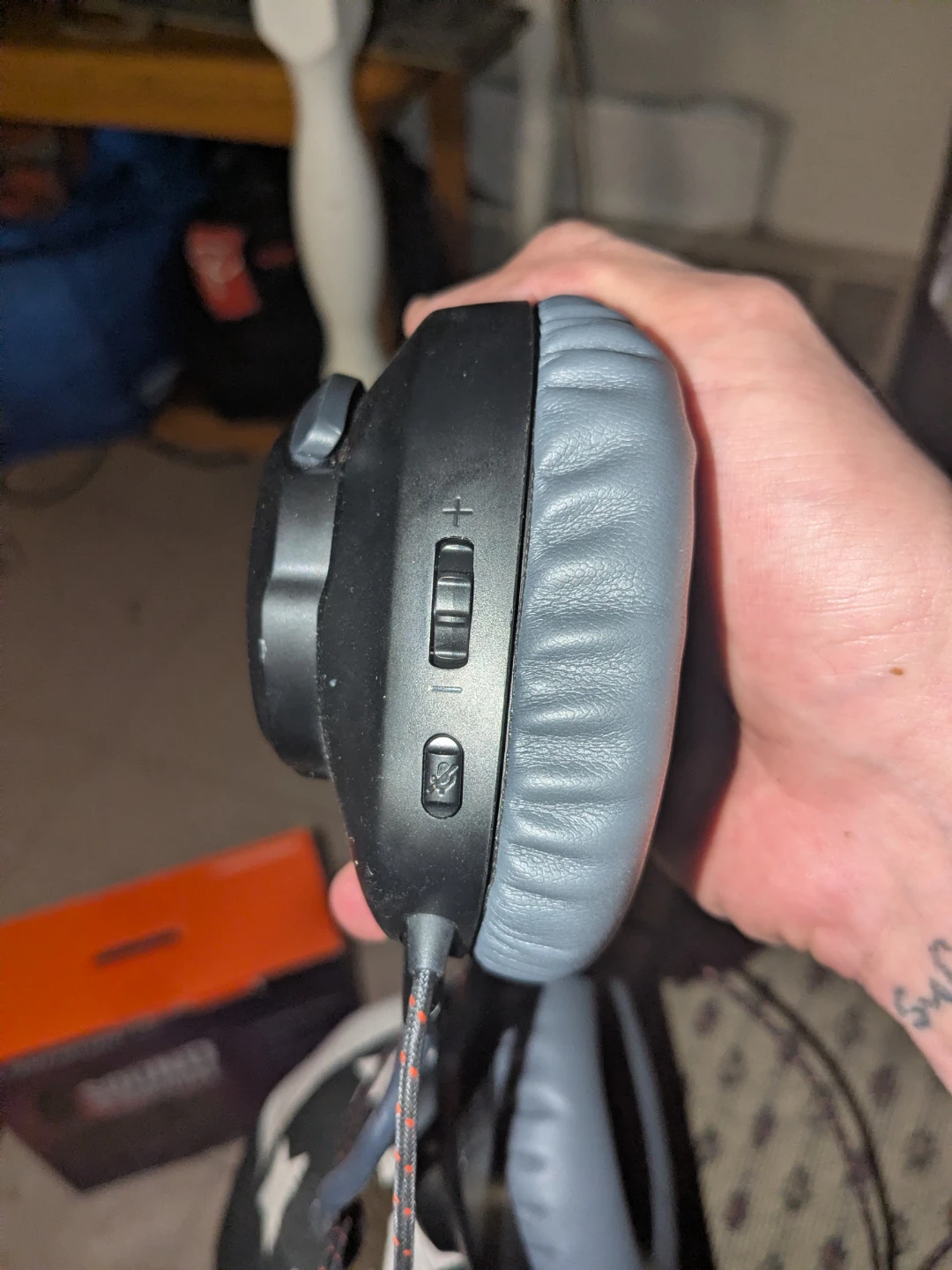 JBL Quantum 100 Wired Over-Ear Gaming Headset - photo 5