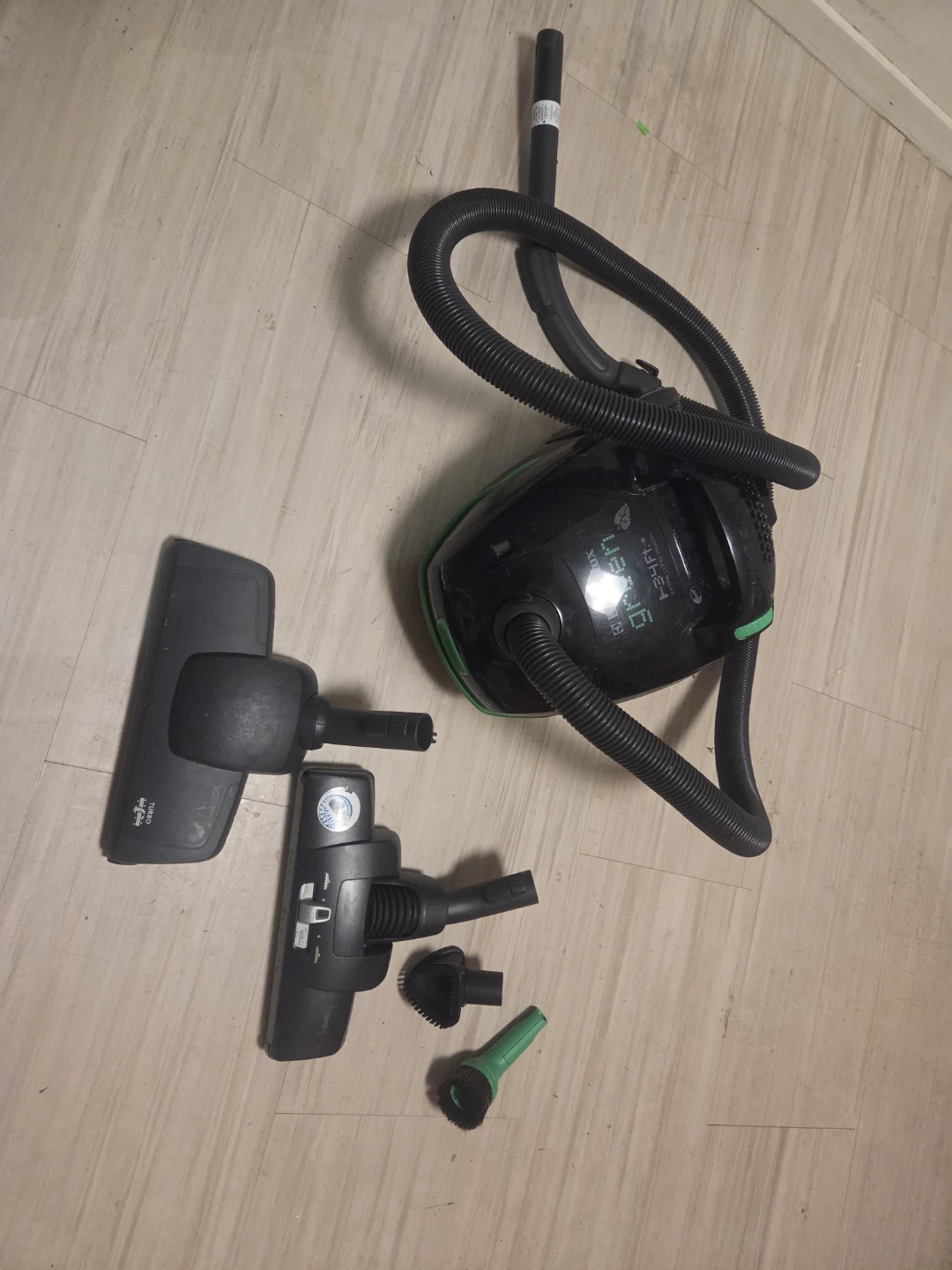 Electrolux Green Vacuum Cleaner with Accessories - photo 2
