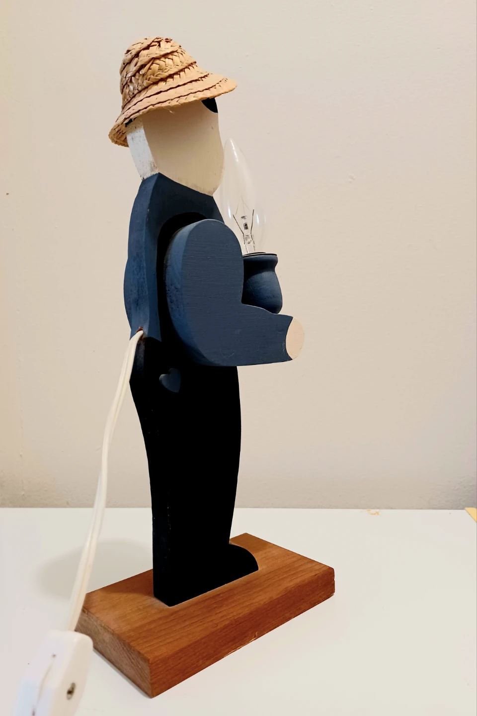 Vtg Unique Hand Carved Statue Lamp