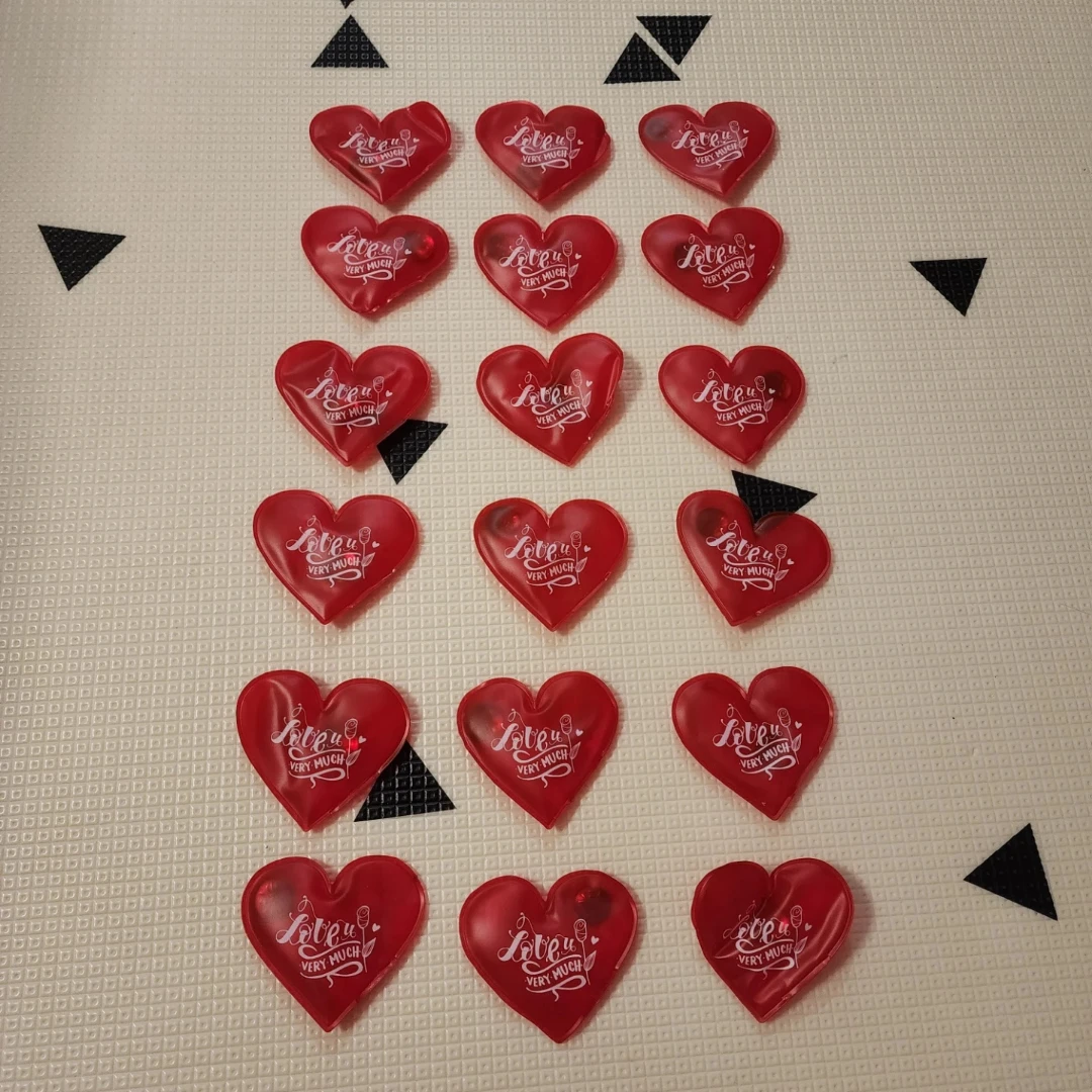 Heart-shaped Valentine's Day hand warmers (15 pieces)