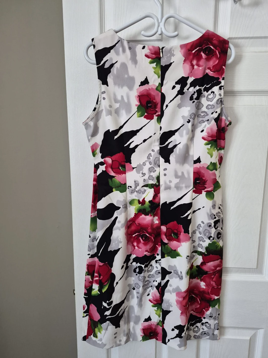 Lot of Women's Dresses and Cardigan Set - photo 4