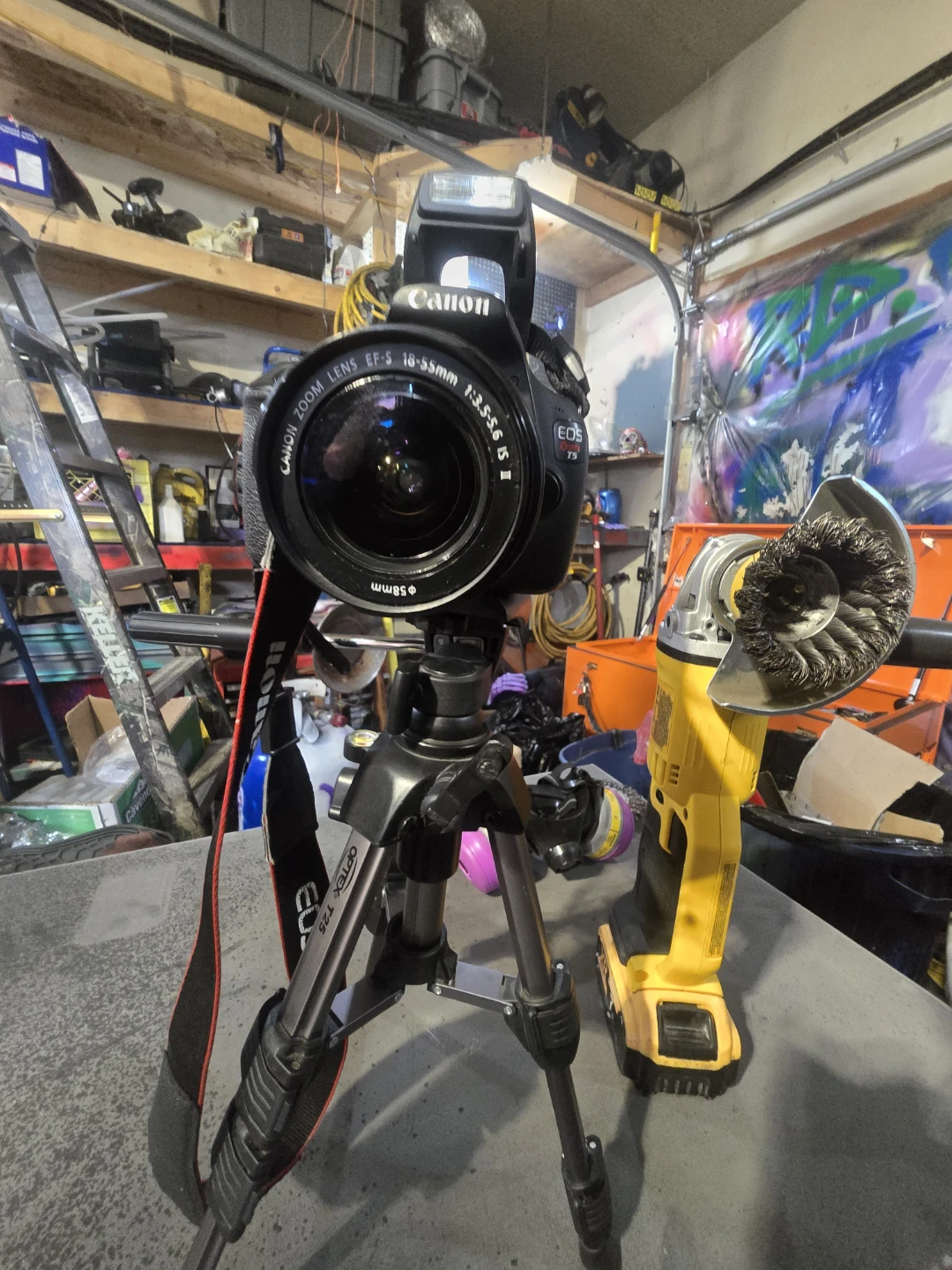 Canon Camera with 18-55mm Lens & tripod - photo 3