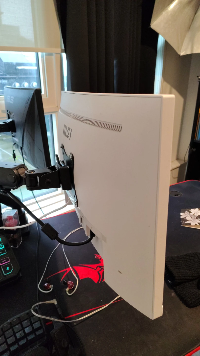 MSI PRO MP241C Series 23.6" Curved Monitor - photo 2