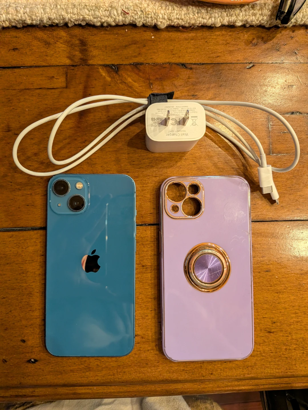 Apple iPhone 13 Case & Charger - photo 2