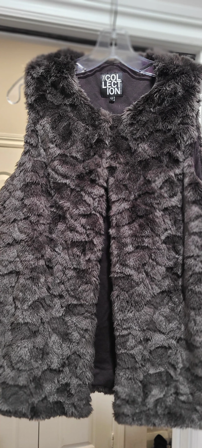 THE COLLECTION Faux Fur Vest - photo 2