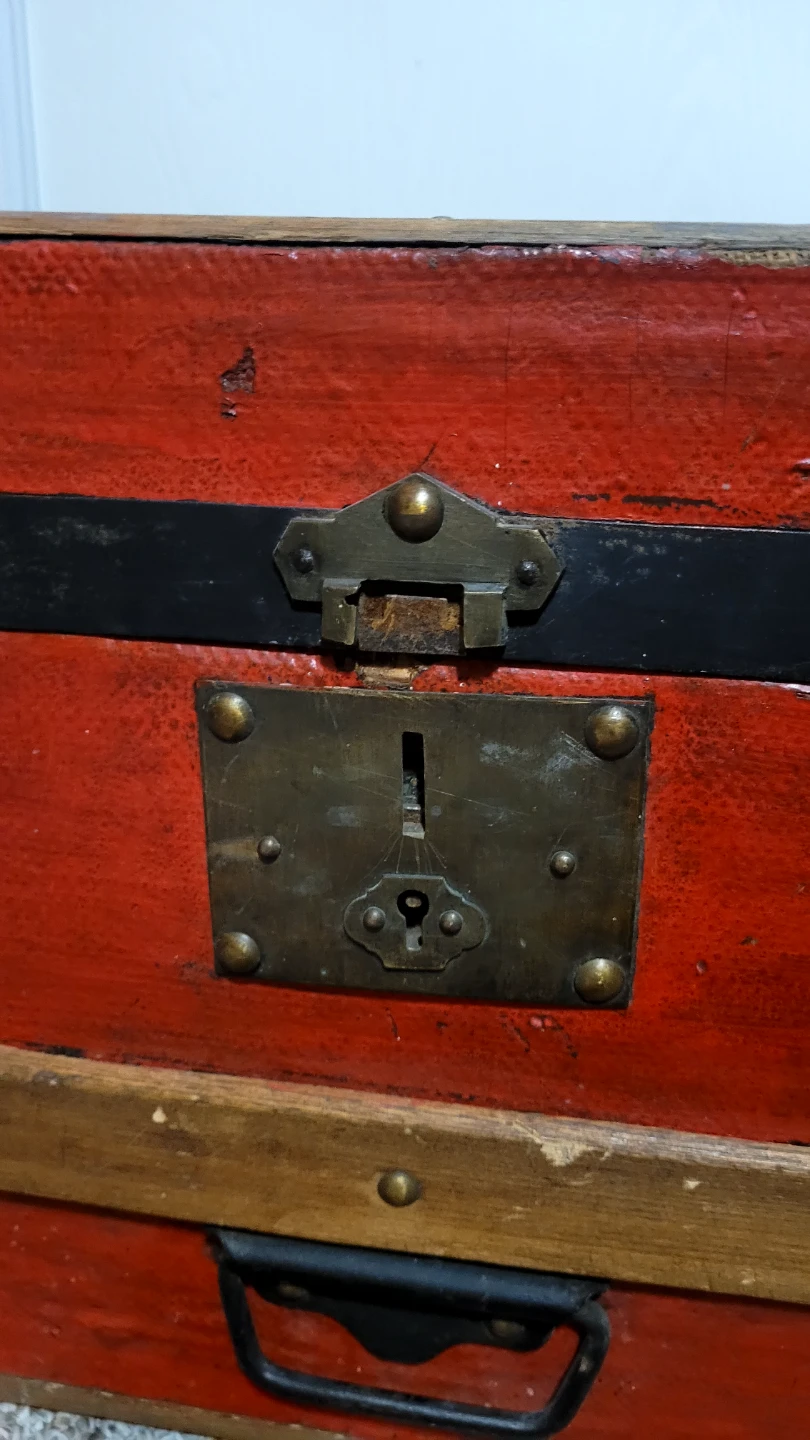 Antique Red Steamer Trunk - photo 5
