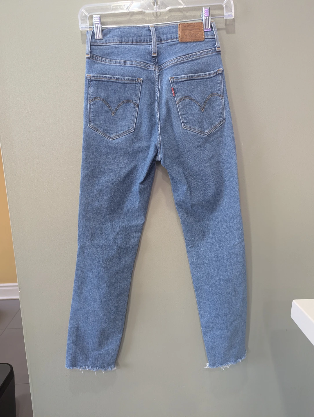 Levi's 724 High Rise Straight Jeans Size 25 - photo 2
