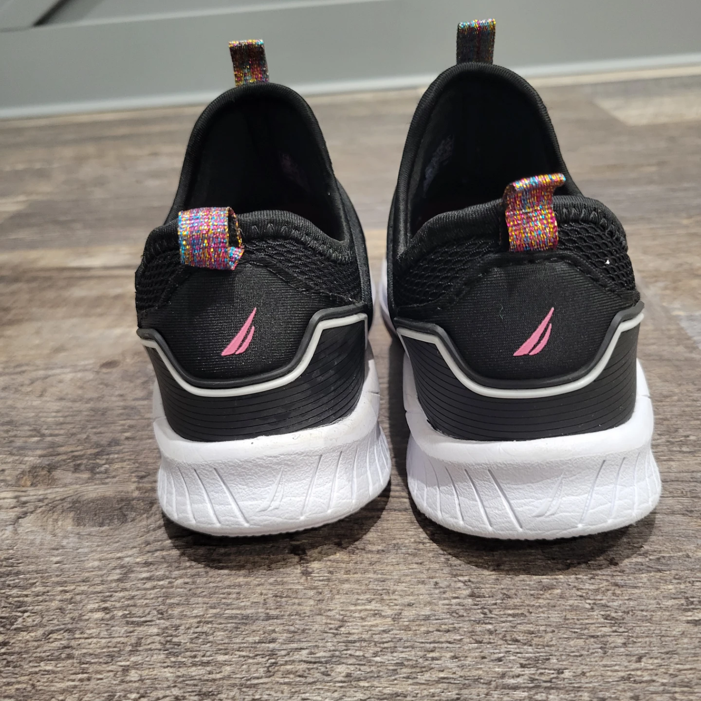Nautica Black Slip-On Shoes Girls Size 3 - photo 3