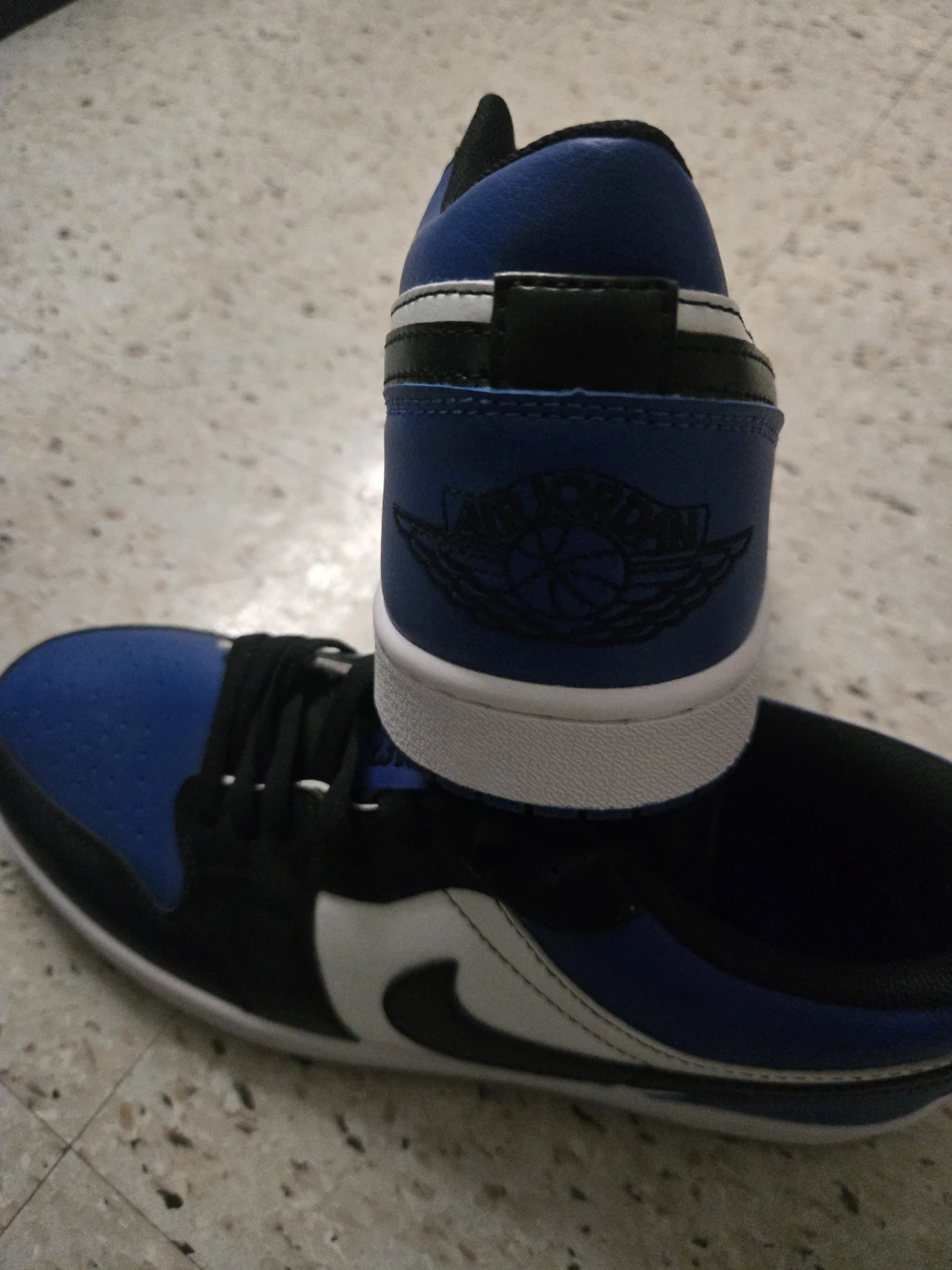 Air Jordan 1 Low Royal Toe Sneakers - photo 4