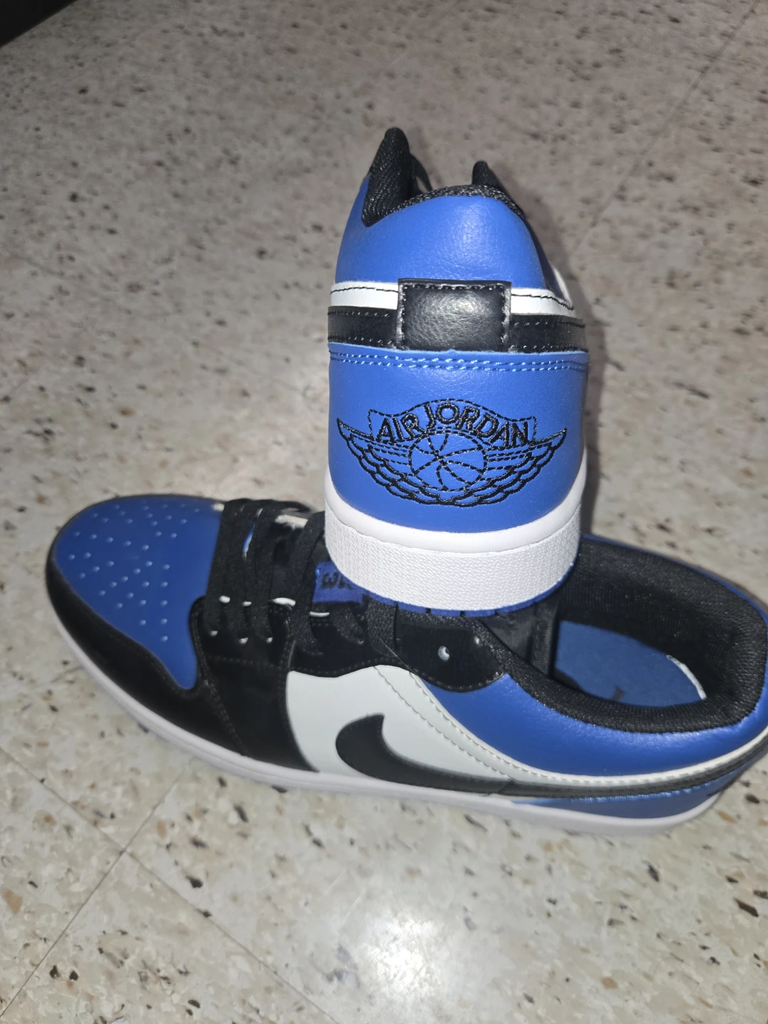 Air Jordan 1 Low Royal Toe Sneakers - photo 5