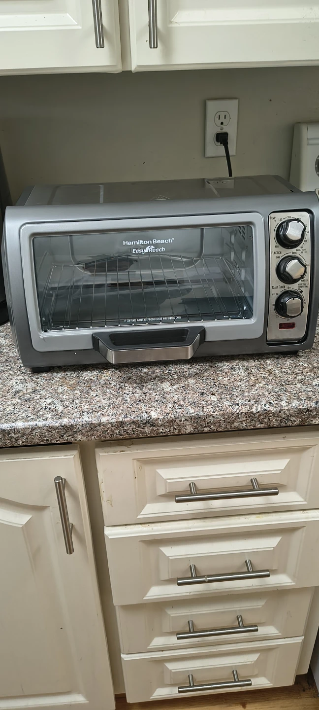 Hamilton Beach Easy-Reach Toaster Oven - photo 2
