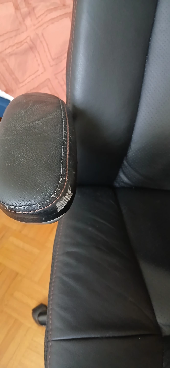 Black Office Chair - photo 3