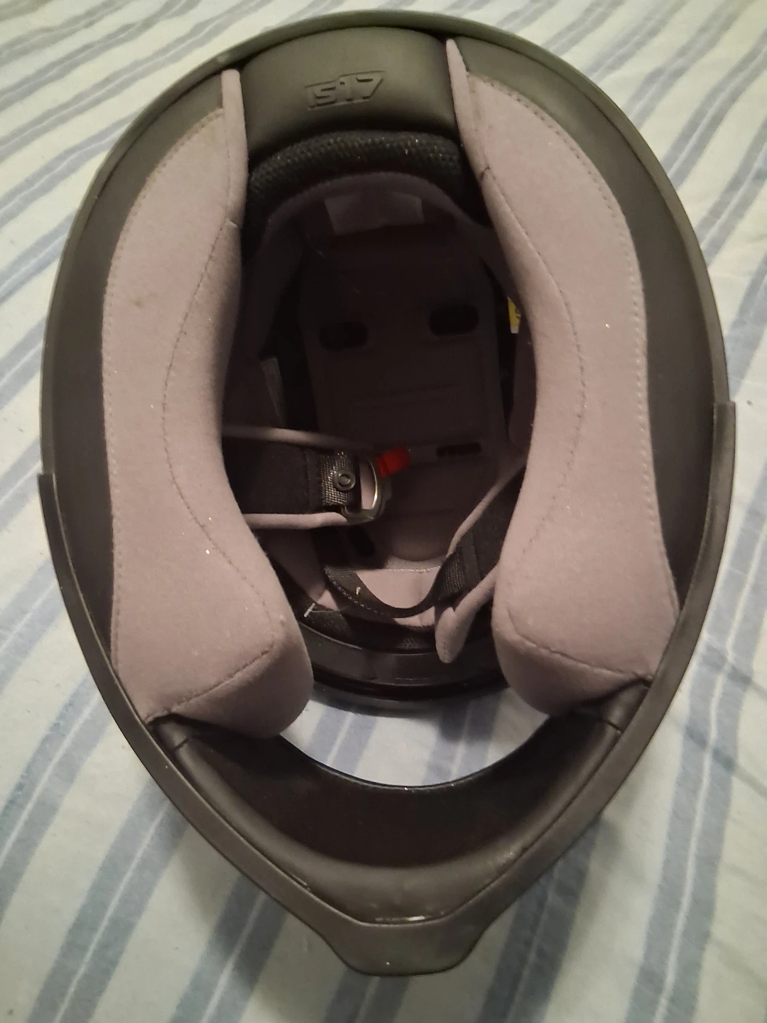 HJC IS-17 Motorcycle Helmet - photo 2