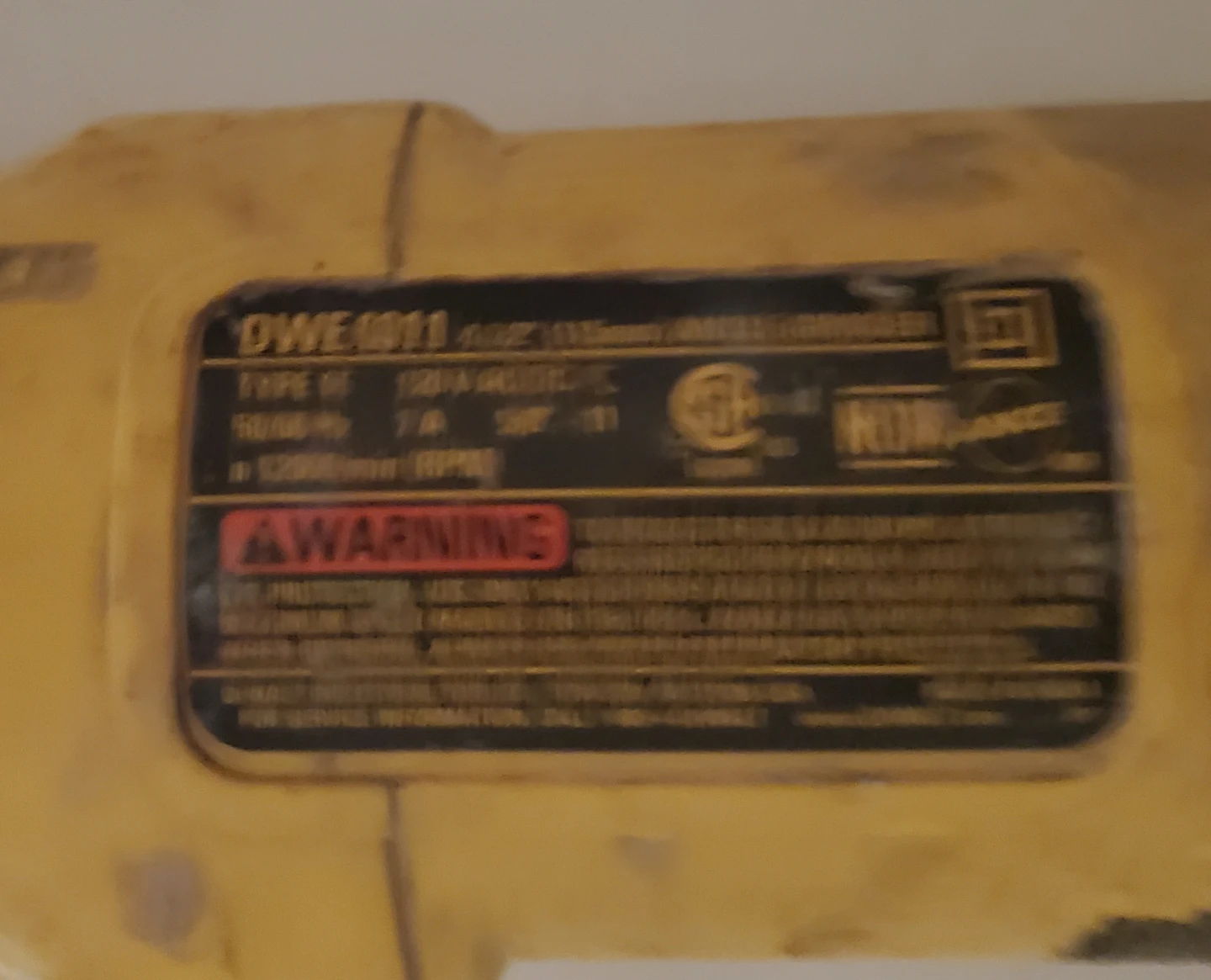 DEWALT DWE6011 Angle Grinder - photo 2