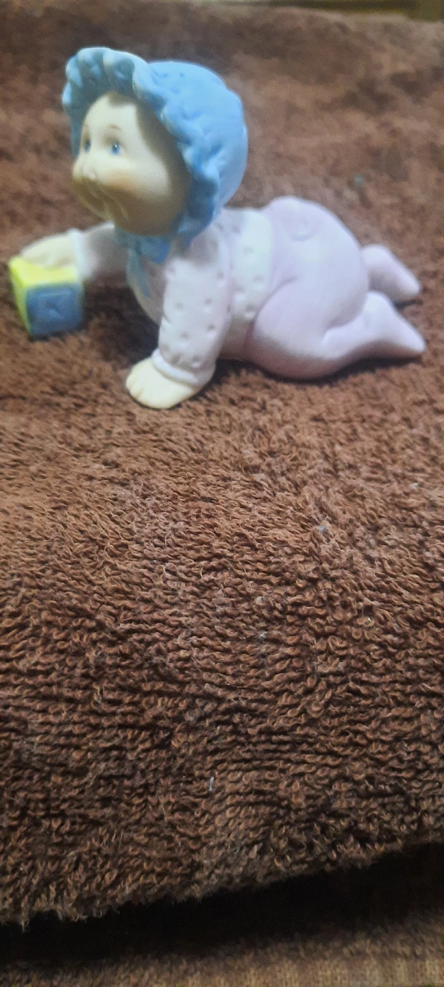 Collectable glass cabbage patch figurins - photo 2